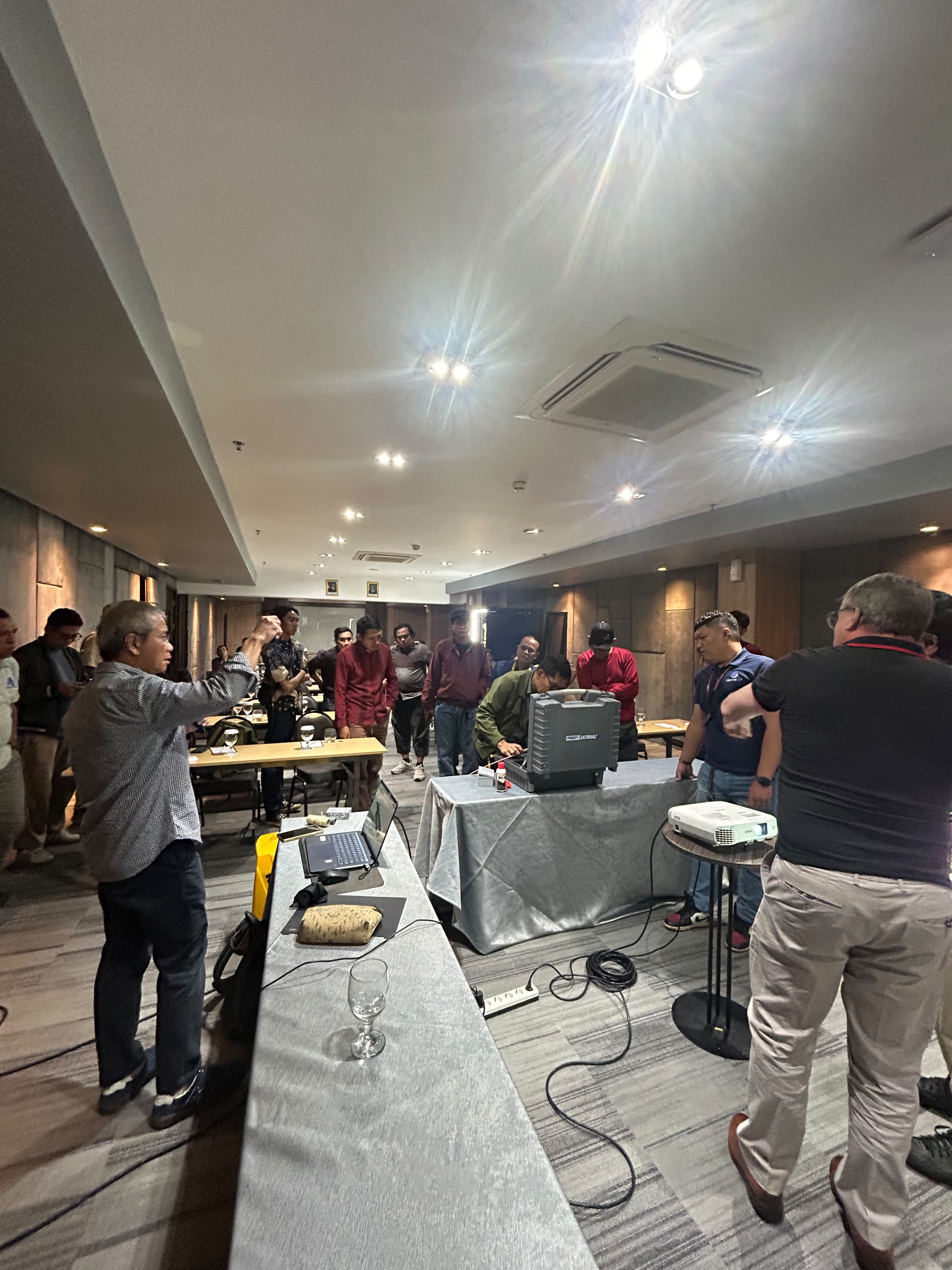 Technical discussion during training