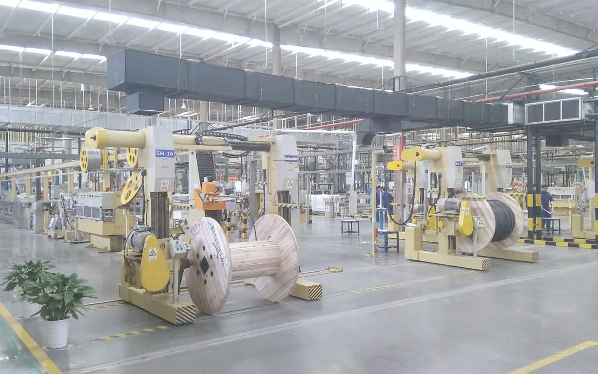 Cable extrusion and take-up line in a Hermesys factory
